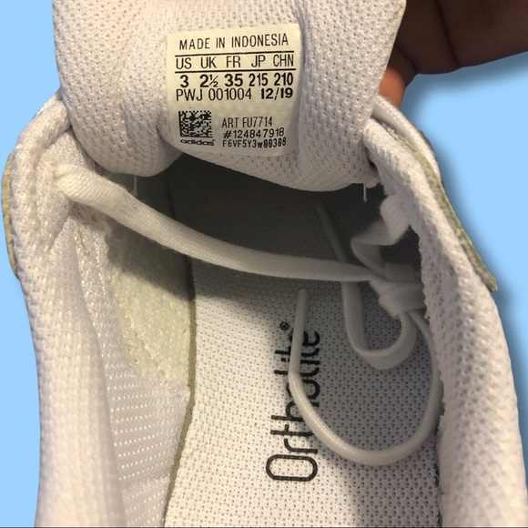 Size 3/35 Adidas Superstars - Picture 2 of 2